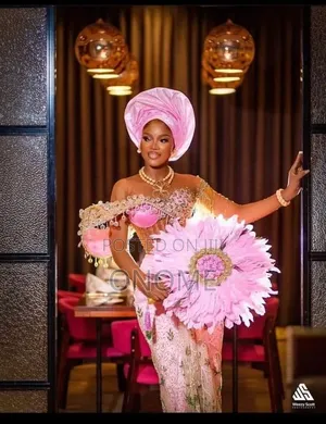 Elegant Bridal Fan for Brides Asoebi