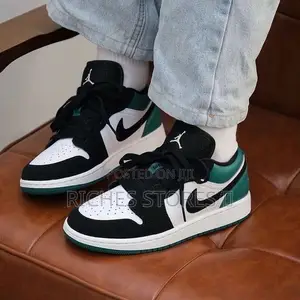 Air Jordan 1 Retro Low White Black Mystic Green