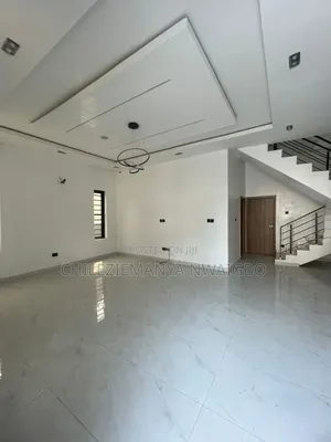 4bdrm Duplex in Thomas Estate for sale