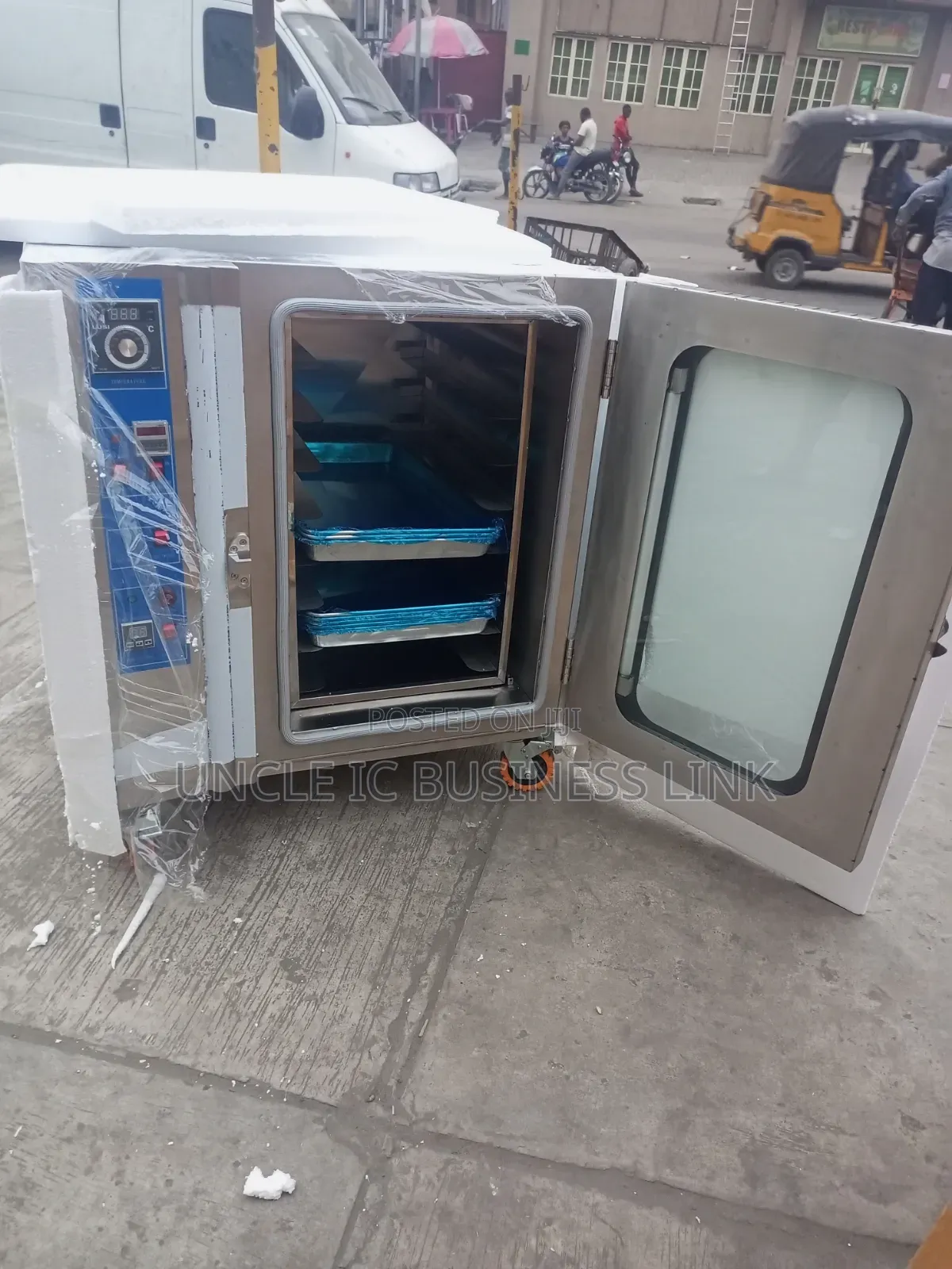 8 Trays Convection Oven