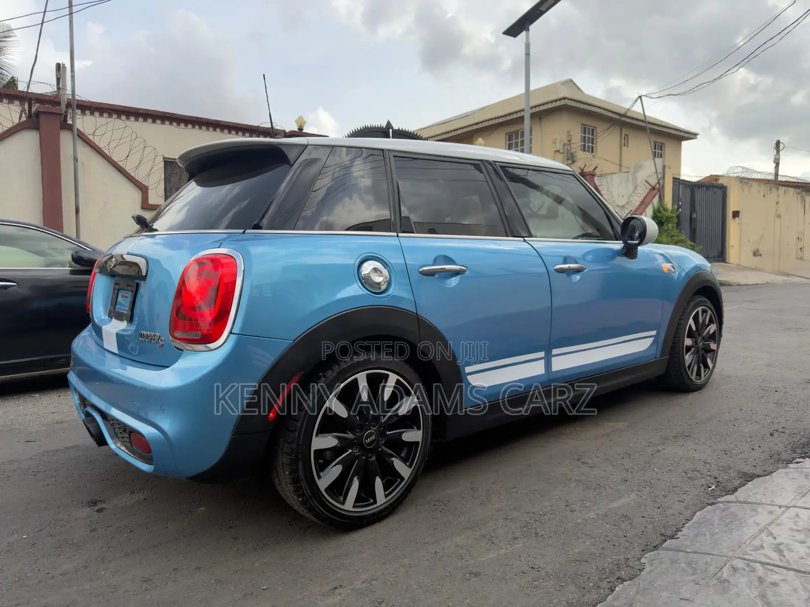 Mini Cooper 2016 Blue