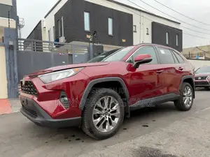 Toyota RAV4 XLE Premium 2021 Red