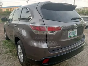 Toyota Highlander Limited 4x2 V6 (3.5L 6cyl 8A) 2017 Brown