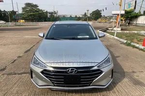 Hyundai Elantra SEL 2019 Silver