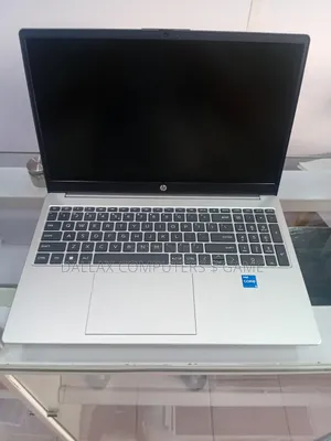 Laptop HP 250 G10 8GB Intel Core i5 SSD 512GB