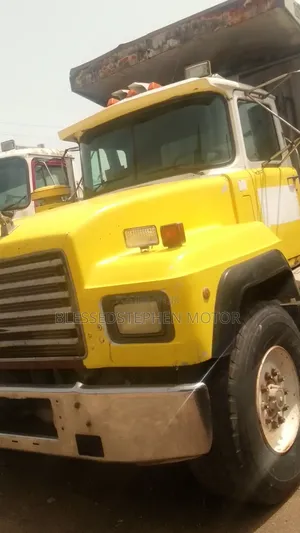 Mack Rd Truck