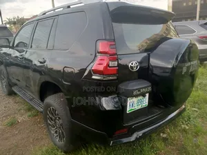 Toyota Land Cruiser Prado 2011 Black