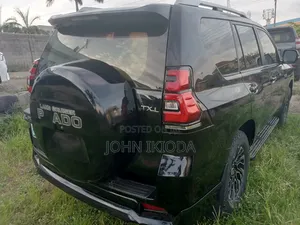 Toyota Land Cruiser Prado 2011 Black
