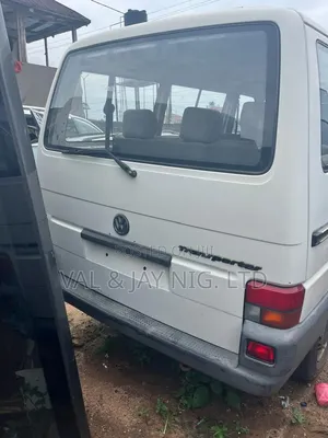 Volkswagen Transporter 2000 White