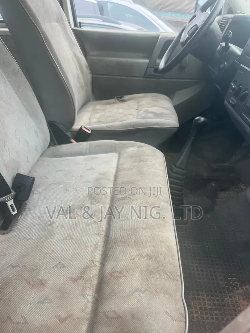 Volkswagen Transporter 2000 White