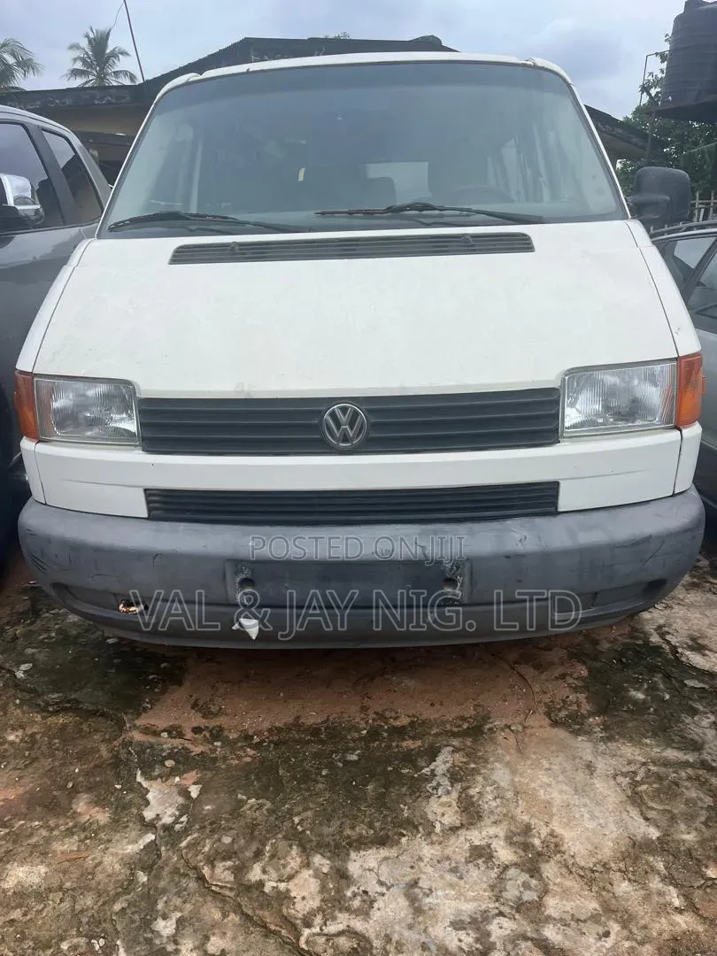 Volkswagen Transporter 2000 White