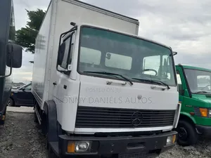 Foriegn Used Mercedes-Benz Truck 814
