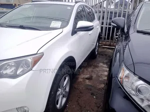 Toyota RAV4 LE 4dr SUV AWD (2.5L 4cyl 6A) 2014 White