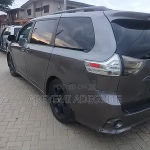 Toyota Sienna 2011 Gray