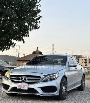 Mercedes-Benz C300 2015 Blue