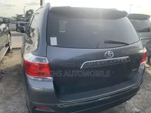 Toyota Highlander Limited 3.5l 4WD 2013 Gray