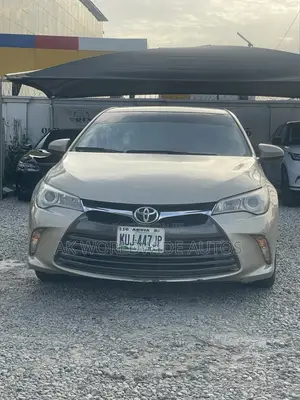 Toyota Camry 2015 Silver