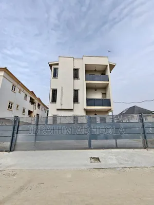 5bdrm Duplex in Millennium Estate, Millenuim/UPS for sale