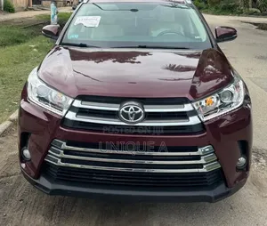 Toyota Highlander XLE V6 4x2 (3.5L 6cyl 6A) 2016 Red