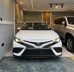 Toyota Camry XSE V6 2021 White
