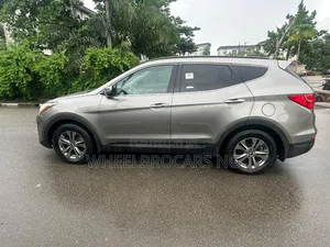 Hyundai Santa Fe SE AWD 2016 Gray