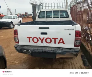 Toyota Hilux 2014 White