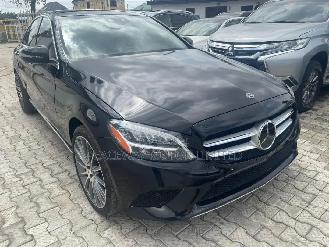 Mercedes-Benz C300 2019 Black