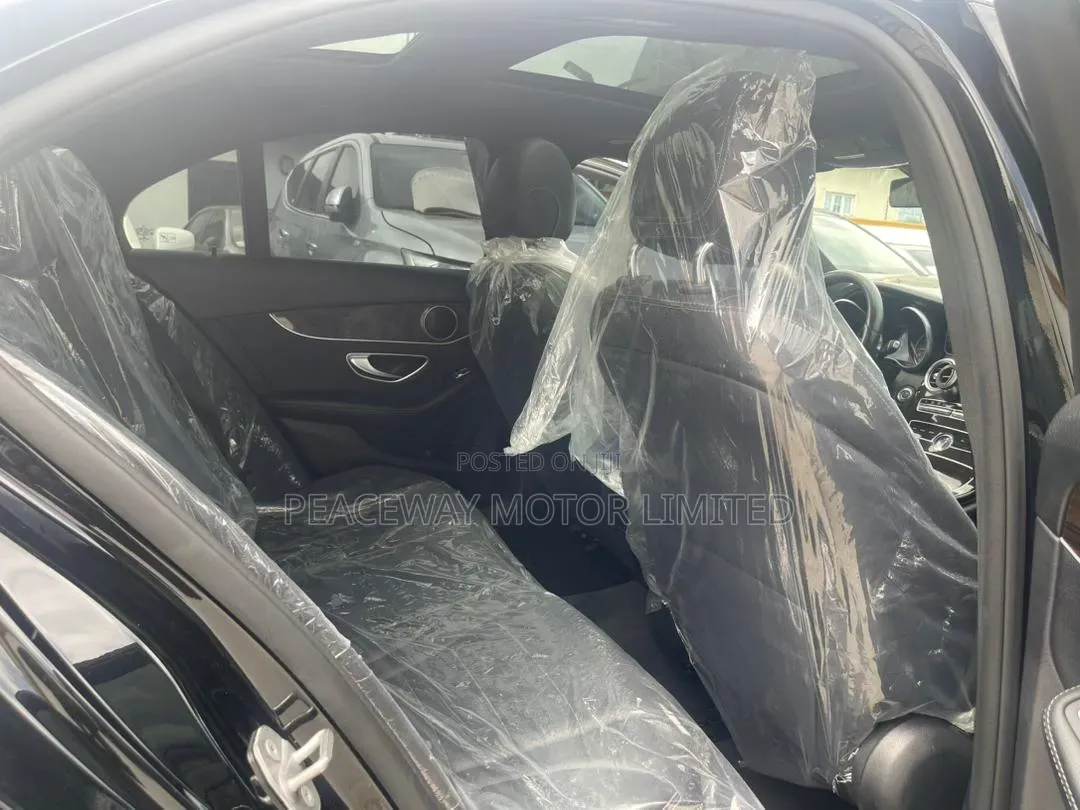 Mercedes-Benz C300 2019 Black