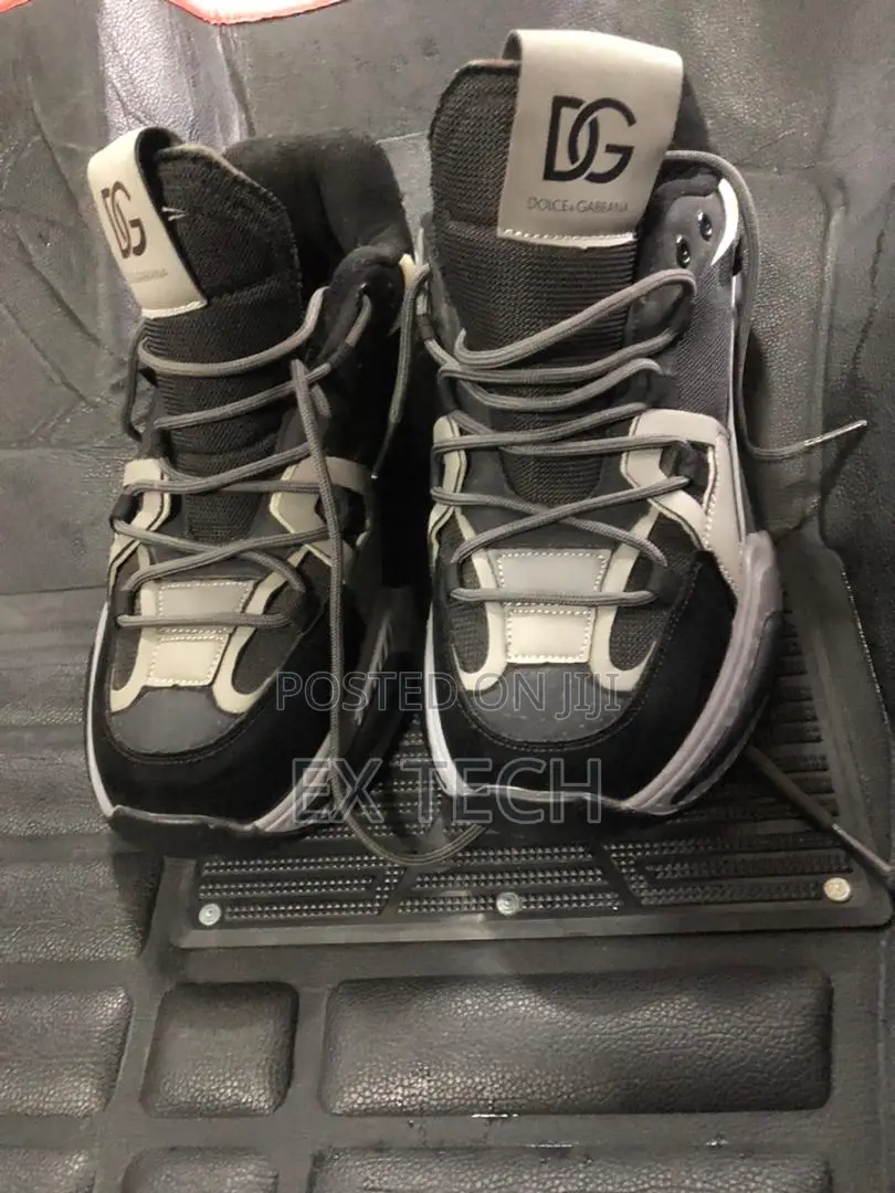 Sneakers Shoe