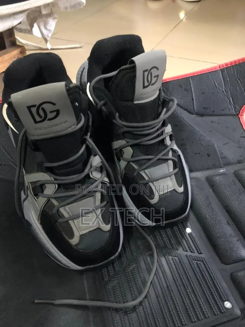 Sneakers Shoe