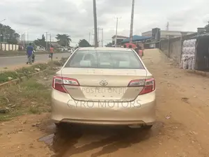 Toyota Camry Hybrid LE 2012 Gold