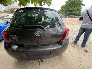 Toyota Yaris Base Hatchback 3dr 2011 Gray