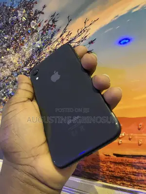 Apple iPhone XR 64 GB Black