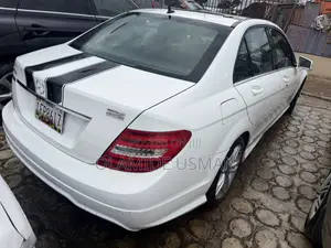 Mercedes-Benz C300 Luxury 4Matic Sedan AWD (3.5L 6cyl 7A) 2013 White