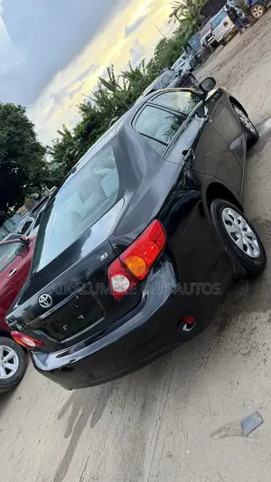 Toyota Corolla LE 4dr Sedan (1.8L 4cyl 4A) 2010 Black