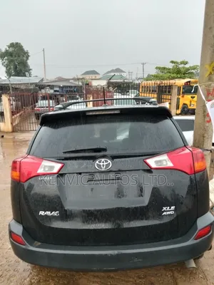 Toyota RAV4 XLE AWD (2.5L 4cyl 6A) 2013 Black