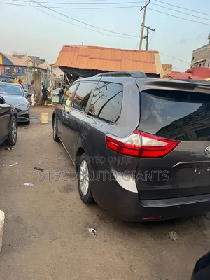 Toyota Sienna 2015 Gray