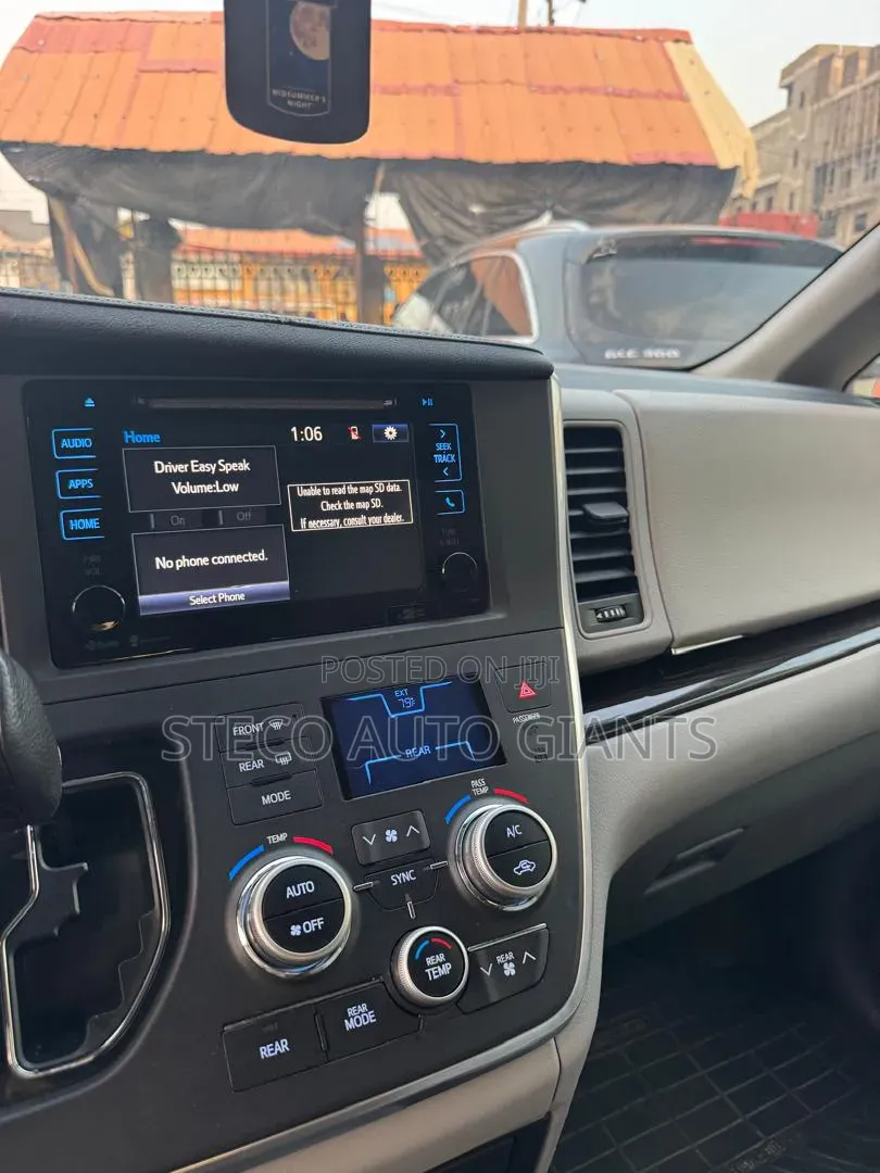 Toyota Sienna 2015 Gray