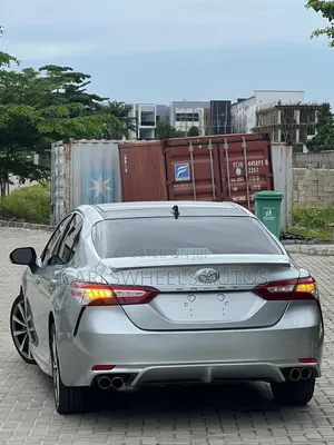Toyota Camry XSE V6 FWD (3.5L 6cyl 8AM) 2018 Silver