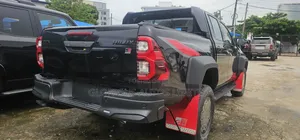 New Toyota Hilux 2026 Black