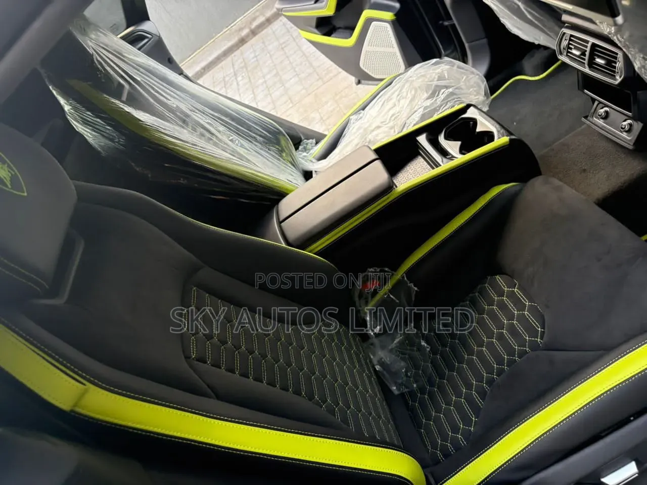 Lamborghini Urus Base 4dr AWD 2020 Gray