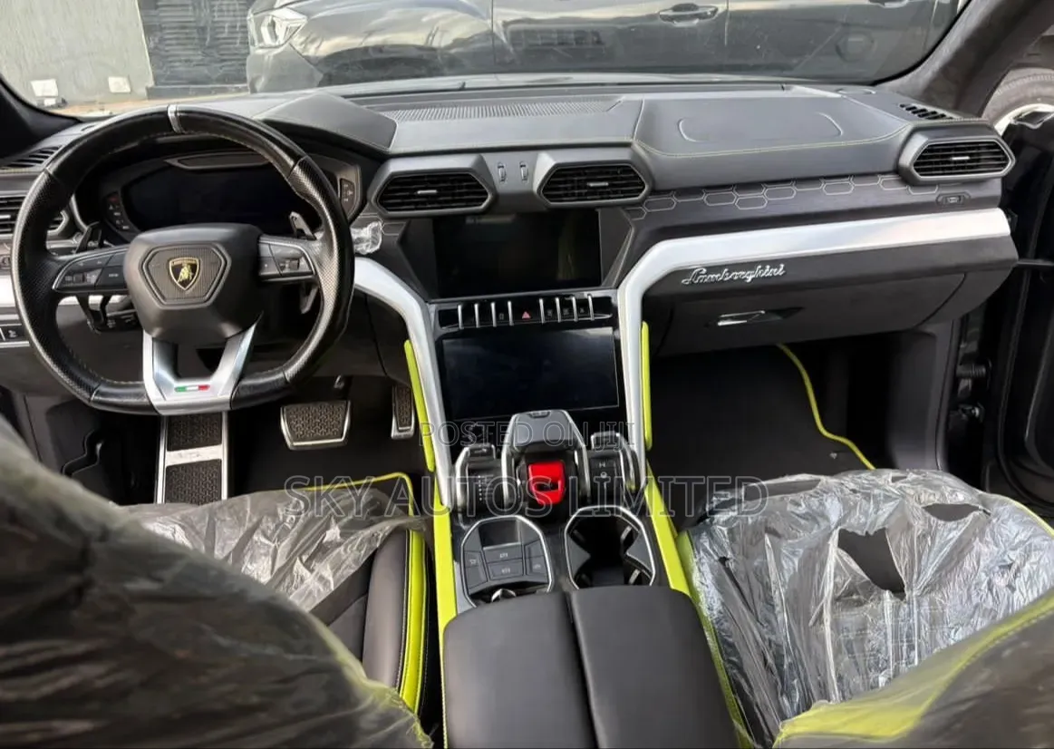 Lamborghini Urus Base 4dr AWD 2020 Gray
