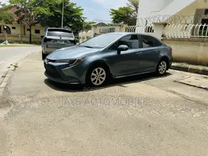 Toyota Corolla LE 2020 Blue