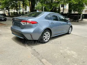 Toyota Corolla LE 2020 Blue