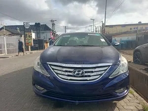Hyundai Sonata GLS Sedan FWD (2.4L 4cyl 6A) 2012 Blue