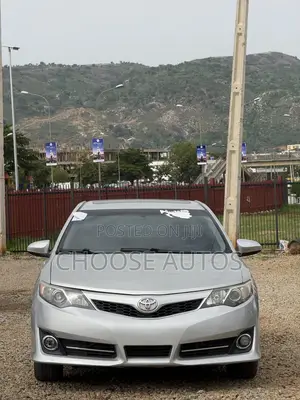 Toyota Camry SE Sport 4dr Sedan (2.5L 4cyl 6A) 2014 Silver