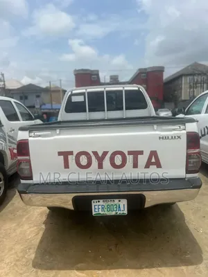 Toyota Hilux 2012 White