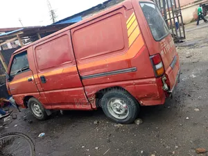 Mitsubishi L300 2000 Brown