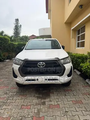 New Toyota Hilux 2025 White