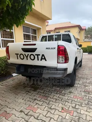 New Toyota Hilux 2025 White